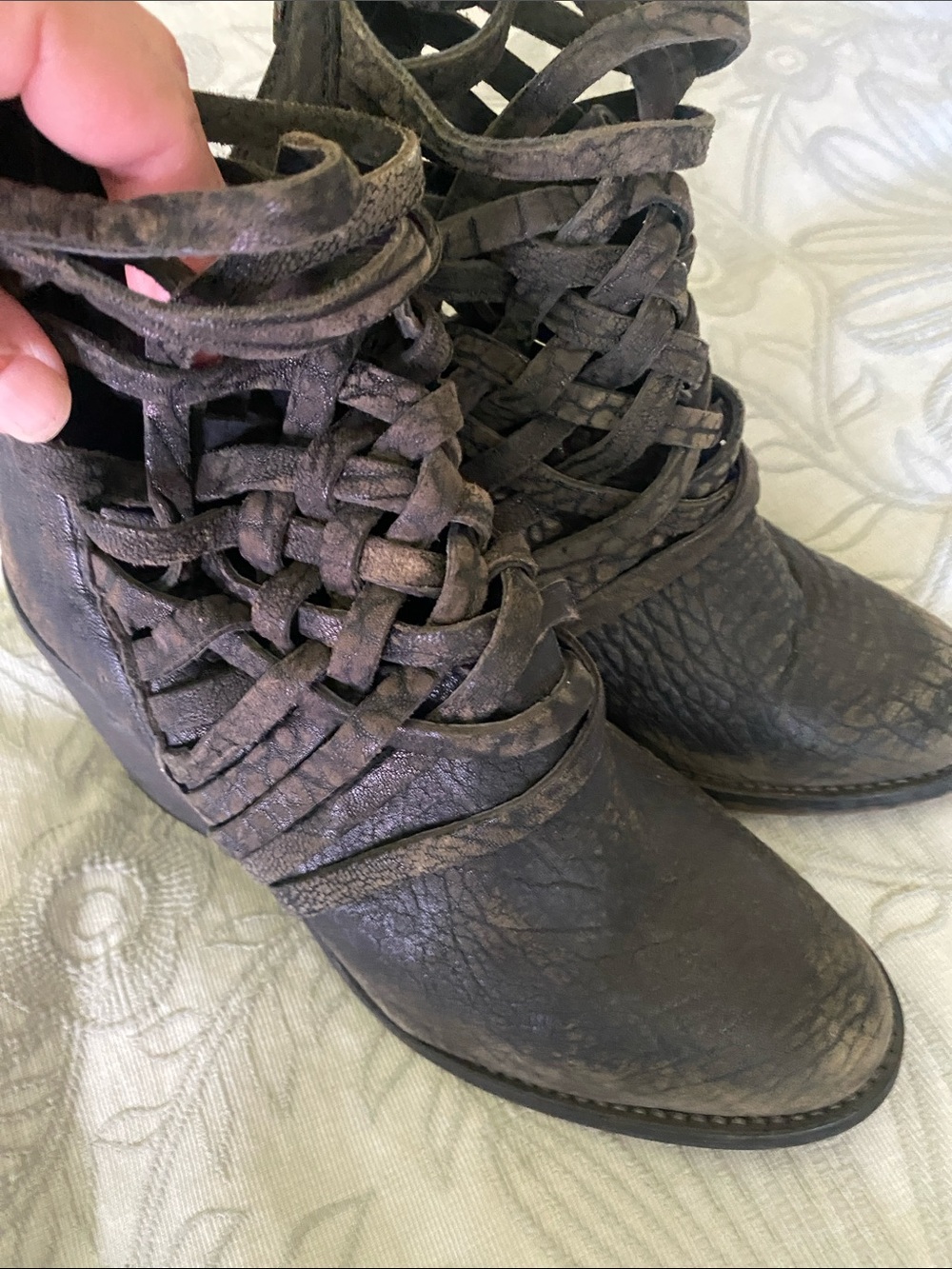 Free people 37 boots   Like new